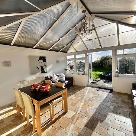 2 Bedroom Holiday Home In The Heart Of West Wales 세인트 클리어스 외부 사진