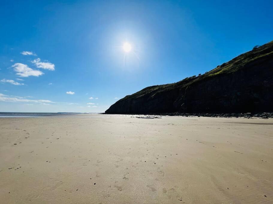 2 Bedroom Holiday Home In The Heart Of West Wales 세인트 클리어스 외부 사진