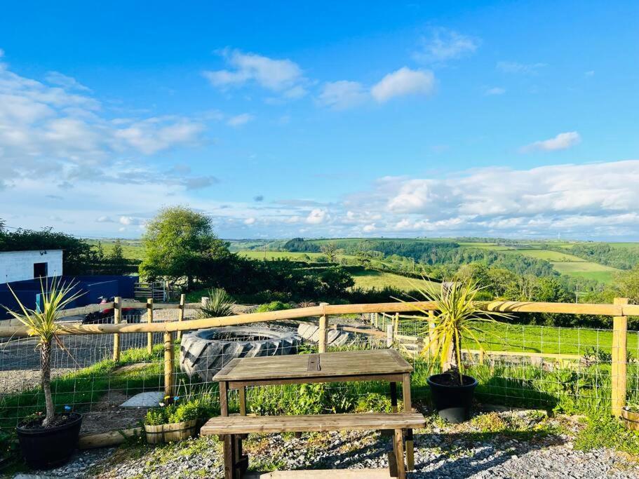 2 Bedroom Holiday Home In The Heart Of West Wales 세인트 클리어스 외부 사진