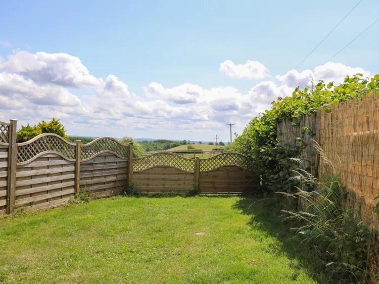 2 Bedroom Holiday Home In The Heart Of West Wales 세인트 클리어스 외부 사진