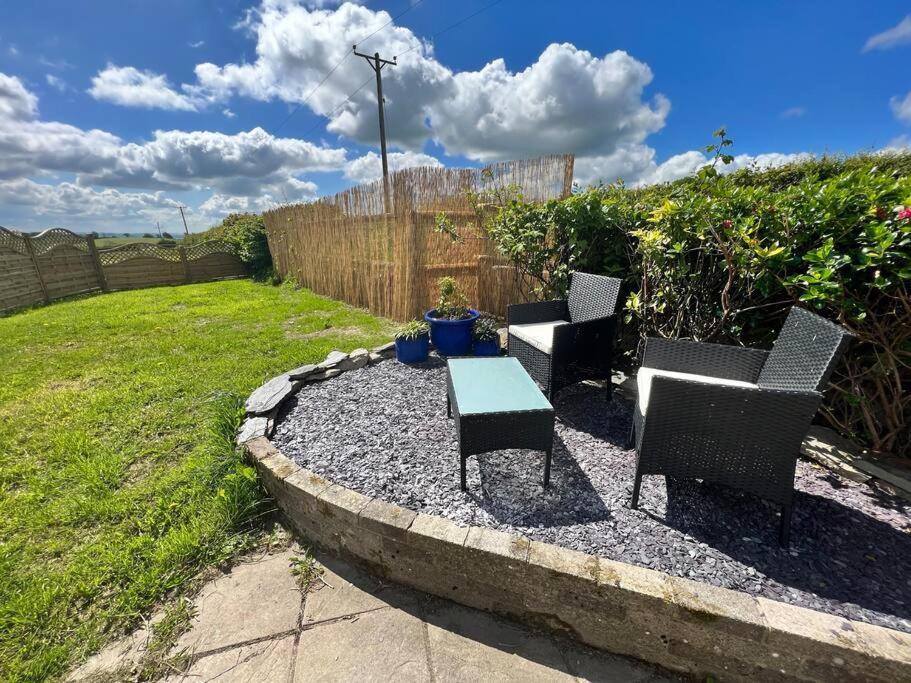 2 Bedroom Holiday Home In The Heart Of West Wales 세인트 클리어스 외부 사진
